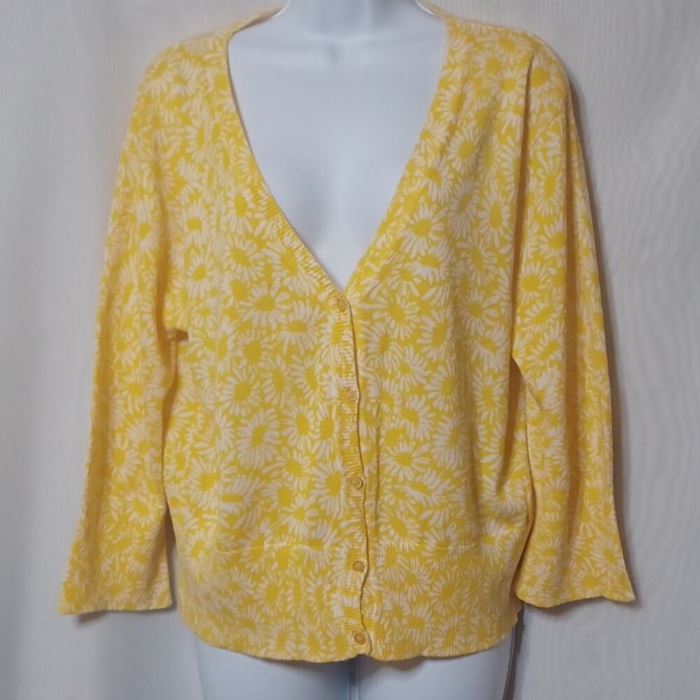 NAUTICA Jeans Company Women's Yellow and White Floral Sweater. XL